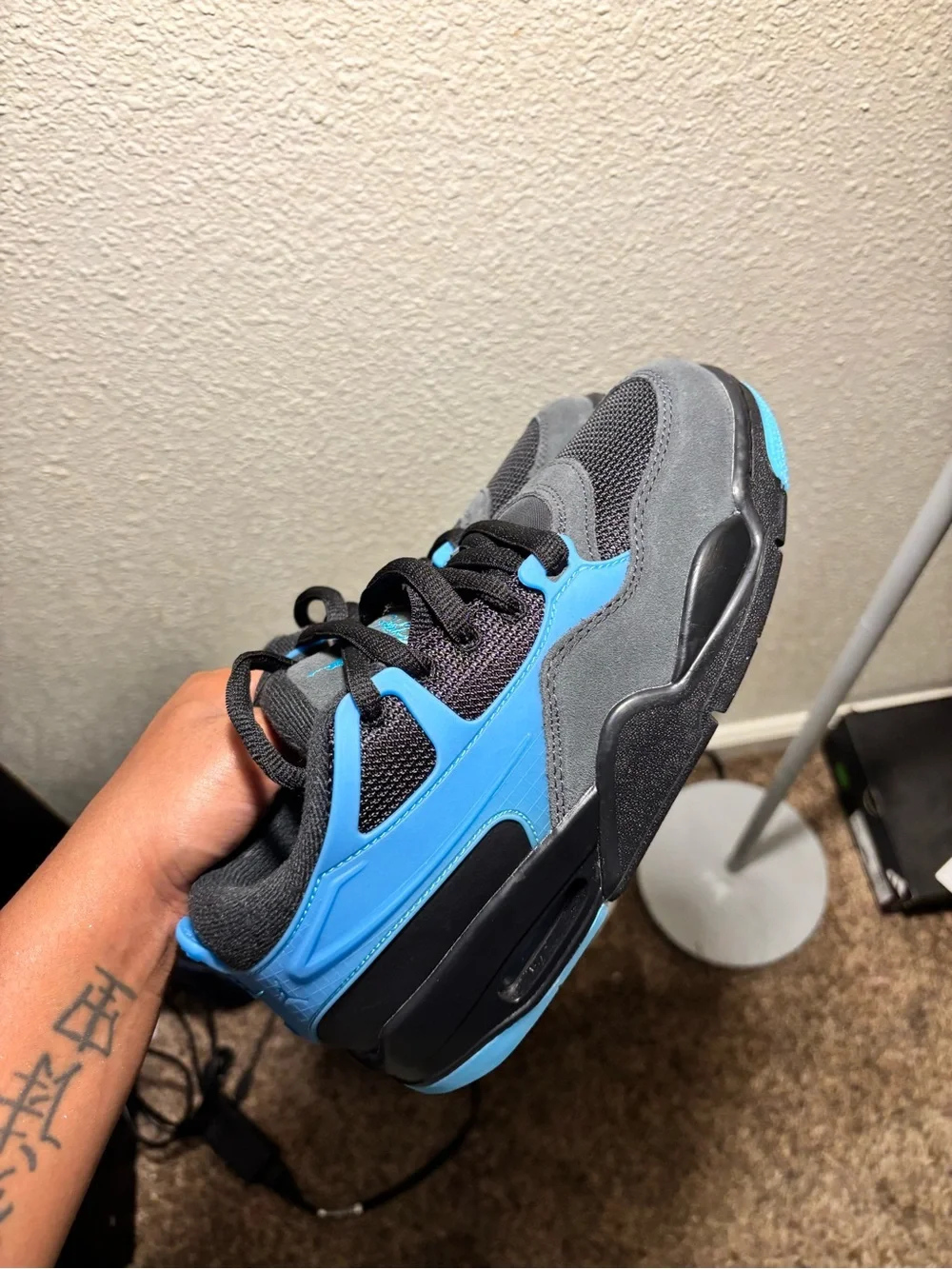Jordan 4 Retro 